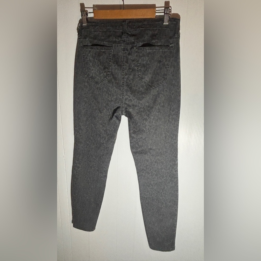 Buffalo David Bitton leopard print jeans size 8
